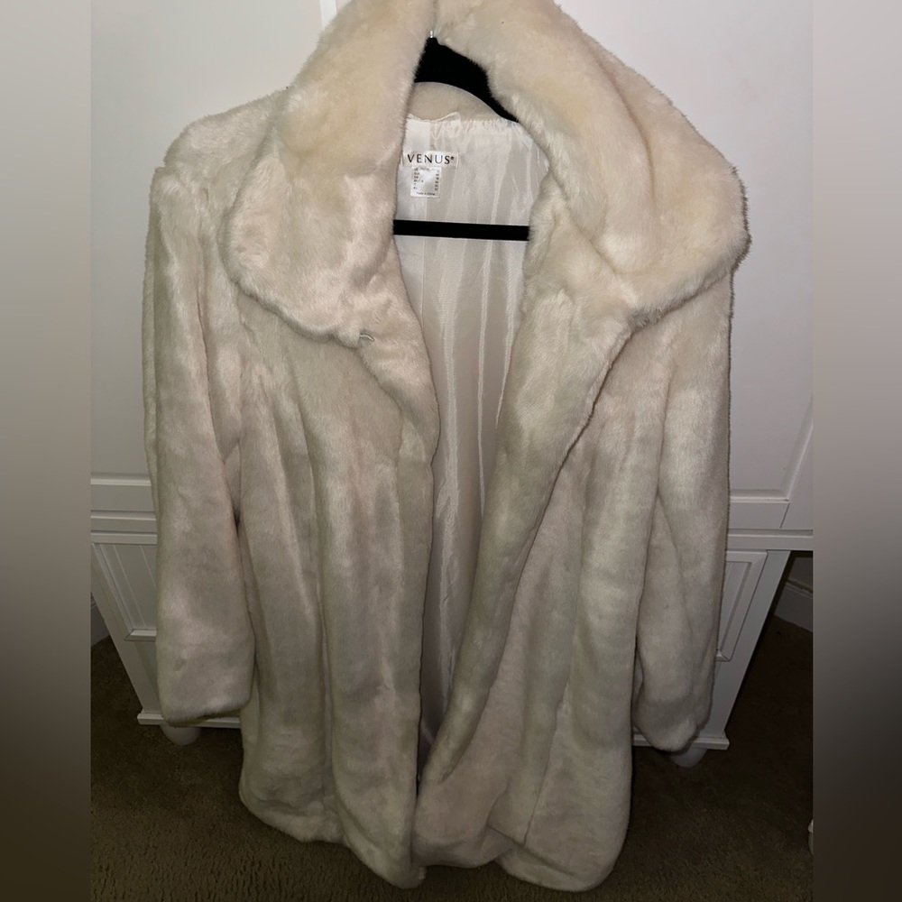 New faux fur coat